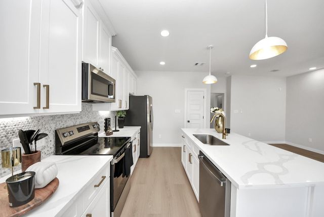 9826 Nedwald Street, Houston, TX 77029