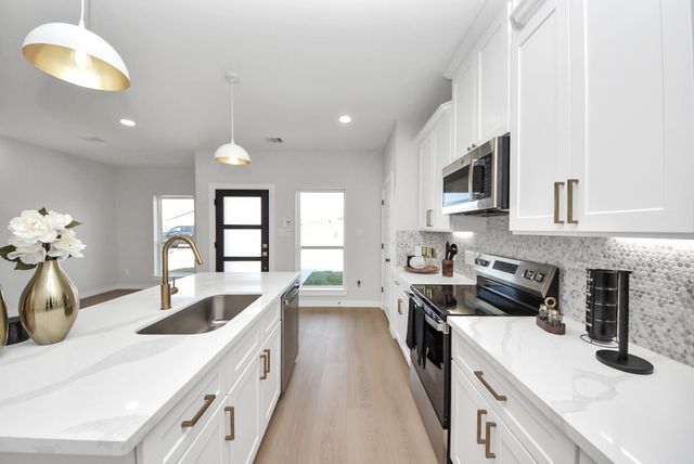 9826 Nedwald Street, Houston, TX 77029