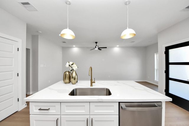 9826 Nedwald Street, Houston, TX 77029