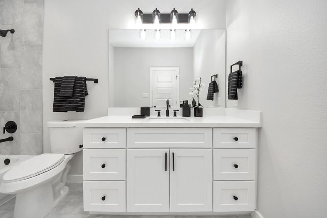 9826 Nedwald Street, Houston, TX 77029