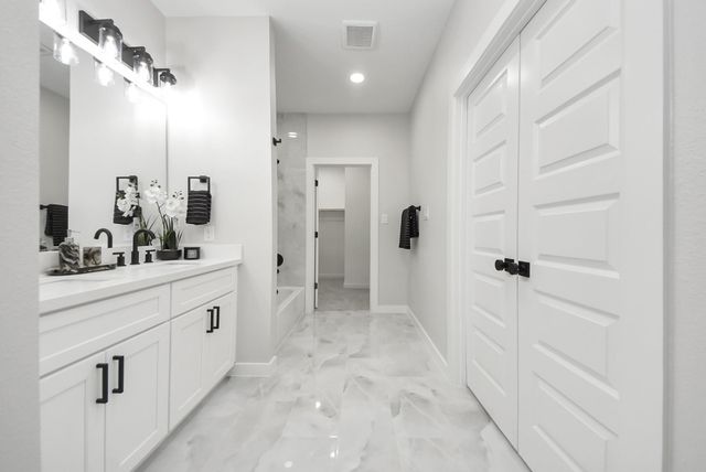 9826 Nedwald Street, Houston, TX 77029