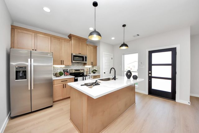 9826 Nedwald Street, Houston, TX 77029