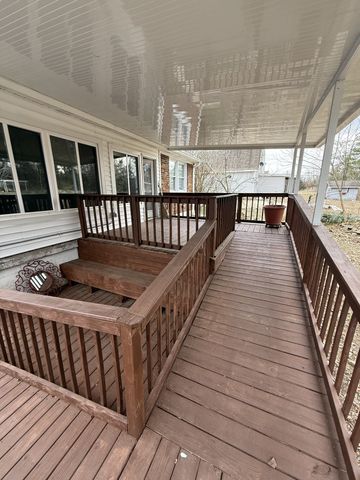 583 Brattontown Cir, Lafayette, TN 37083