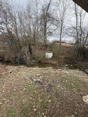 583 Brattontown Cir, Lafayette, TN 37083