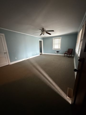 583 Brattontown Cir, Lafayette, TN 37083