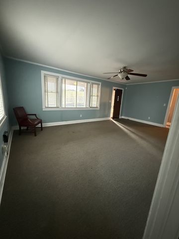 583 Brattontown Cir, Lafayette, TN 37083