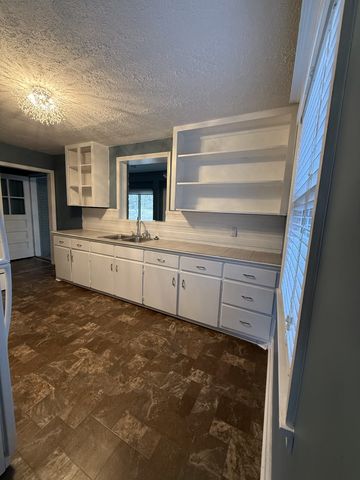 583 Brattontown Cir, Lafayette, TN 37083