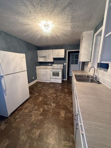 583 Brattontown Cir, Lafayette, TN 37083