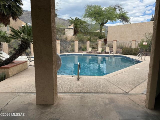 6319 N Camino Los Mochis, Tucson, AZ 85718