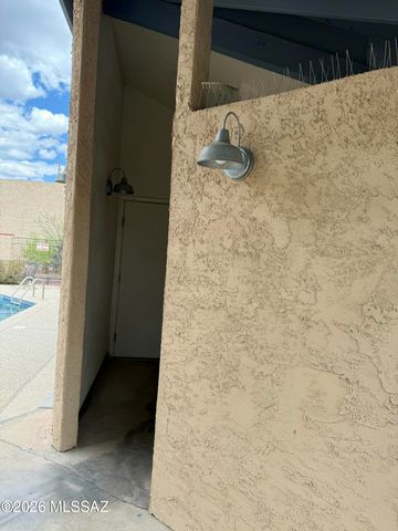 6319 N Camino Los Mochis, Tucson, AZ 85718