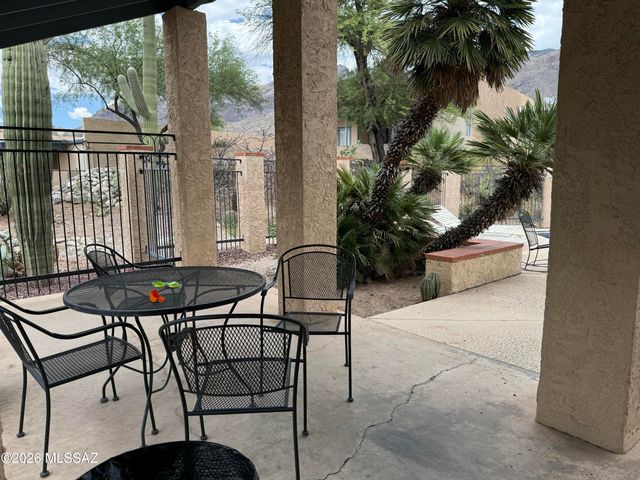 6319 N Camino Los Mochis, Tucson, AZ 85718