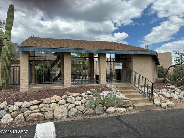 6319 N Camino Los Mochis, Tucson, AZ 85718