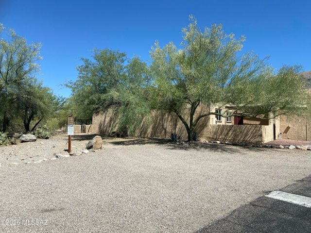 6319 N Camino Los Mochis, Tucson, AZ 85718
