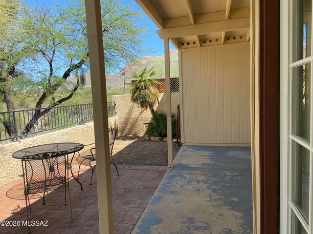 6319 N Camino Los Mochis, Tucson, AZ 85718