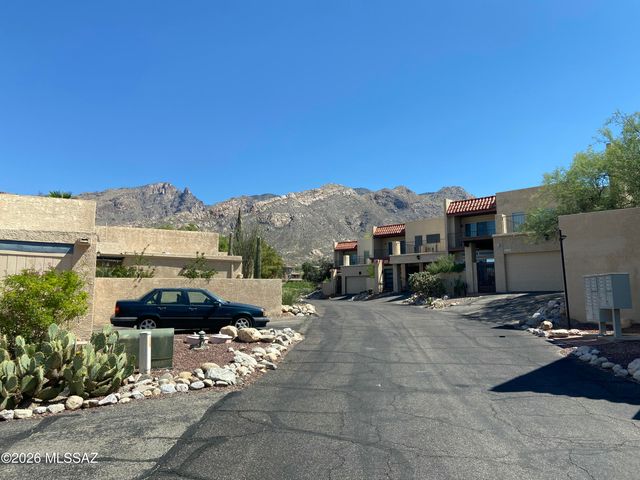6319 N Camino Los Mochis, Tucson, AZ 85718