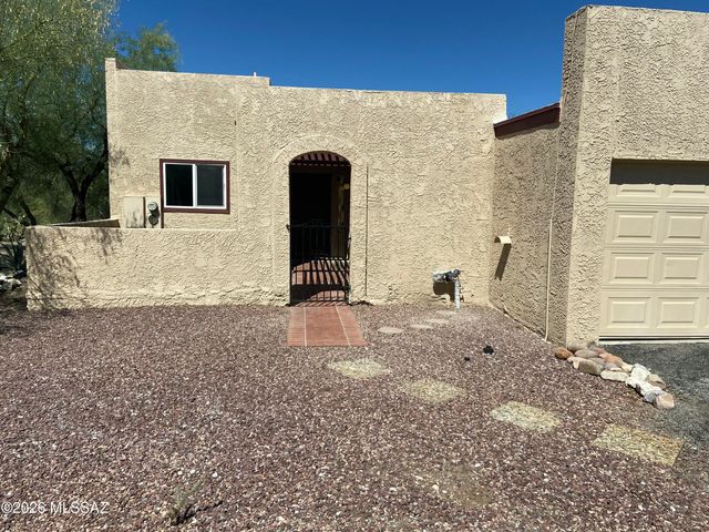 6319 N Camino Los Mochis, Tucson, AZ 85718
