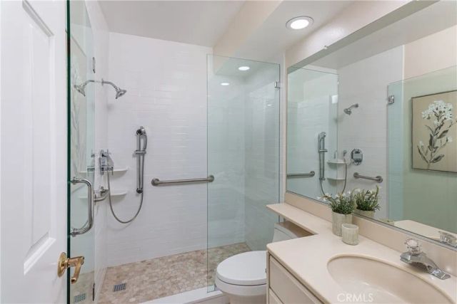 25 Portland, Laguna Niguel, CA 92677