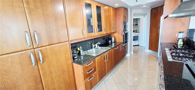 2747 Paradise Road 2206, Las Vegas, NV 89109