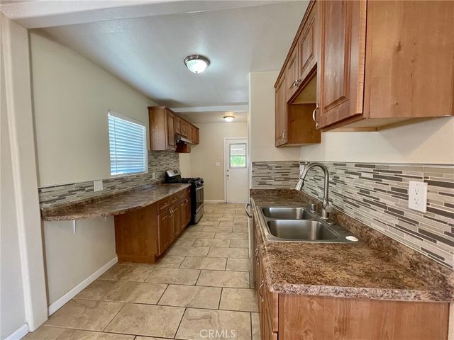 15142 Georgia Avenue, Paramount, CA 90723
