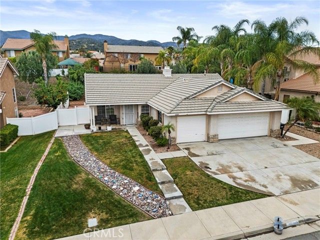 32009 Bourges, Lake Elsinore, CA 92530