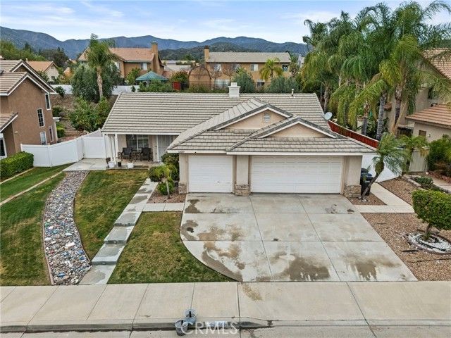 32009 Bourges, Lake Elsinore, CA 92530