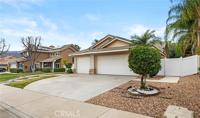 32009 Bourges, Lake Elsinore, CA 92530