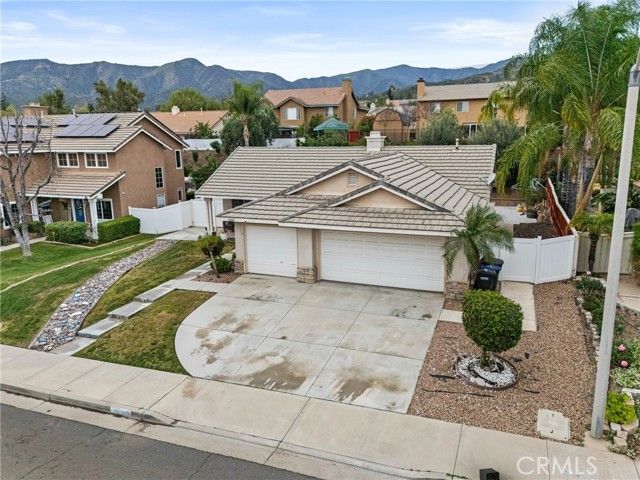 32009 Bourges, Lake Elsinore, CA 92530