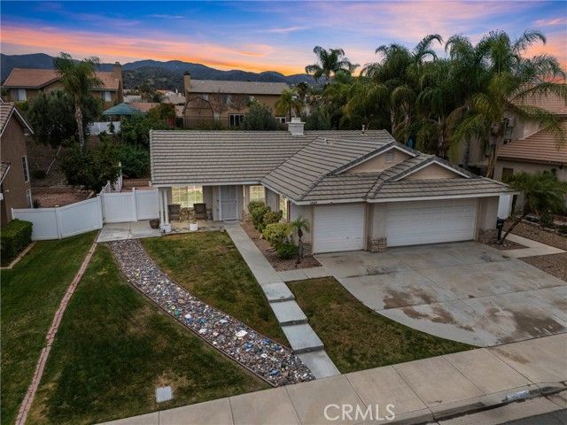 32009 Bourges, Lake Elsinore, CA 92530