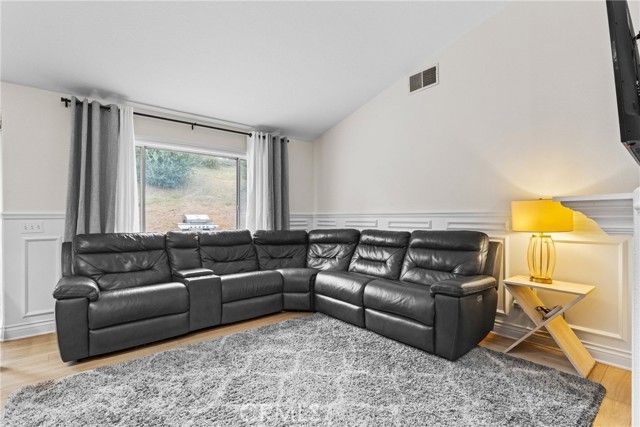 32009 Bourges, Lake Elsinore, CA 92530