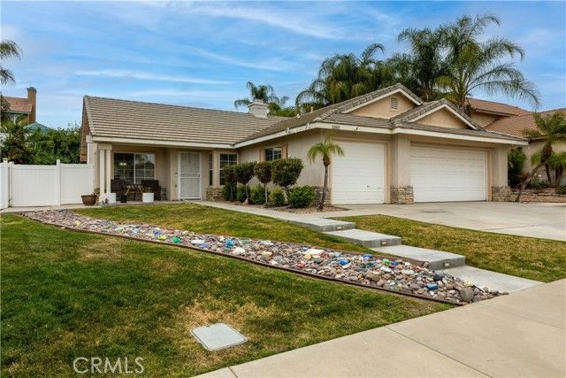 32009 Bourges, Lake Elsinore, CA 92530