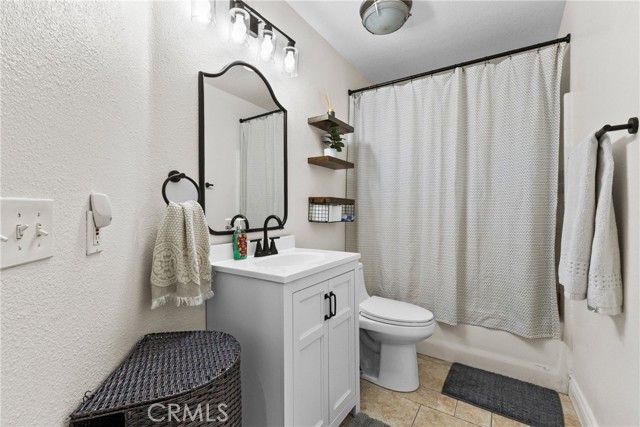 32009 Bourges, Lake Elsinore, CA 92530