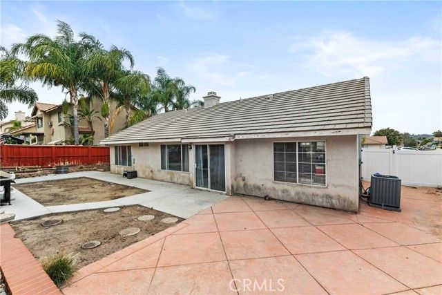 32009 Bourges, Lake Elsinore, CA 92530