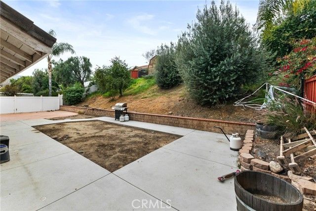 32009 Bourges, Lake Elsinore, CA 92530