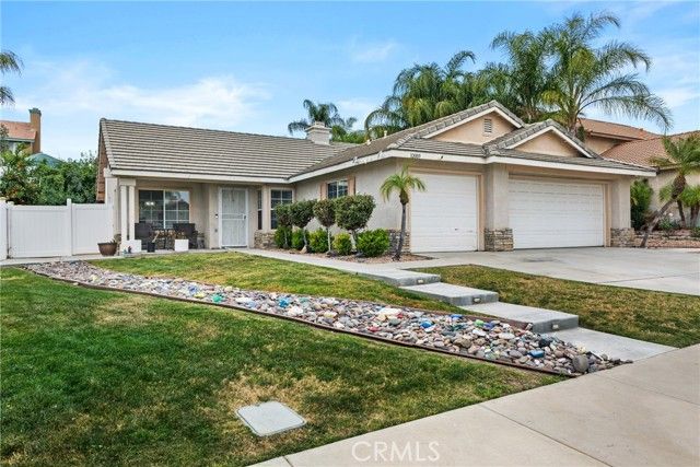 32009 Bourges, Lake Elsinore, CA 92530