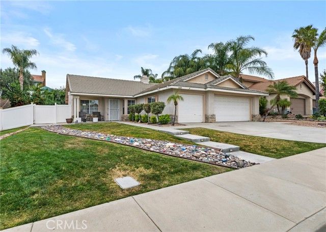 32009 Bourges, Lake Elsinore, CA 92530