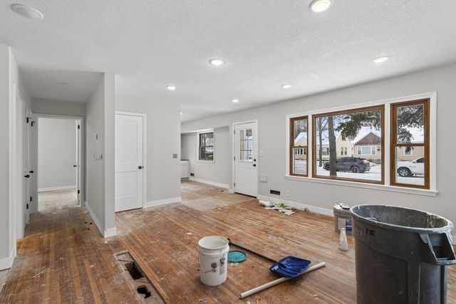 4916 Newton Avenue N, Minneapolis, MN 55430