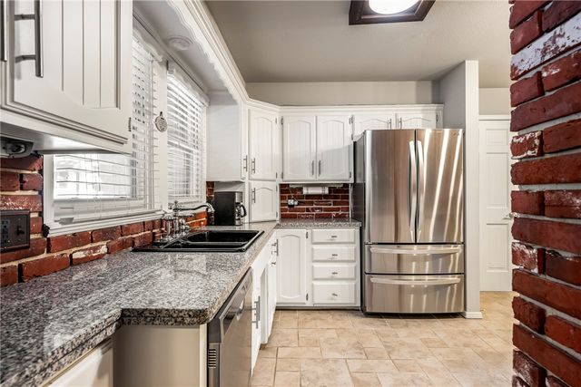 3 Fenchurch Lane, Bella Vista, AR 72715