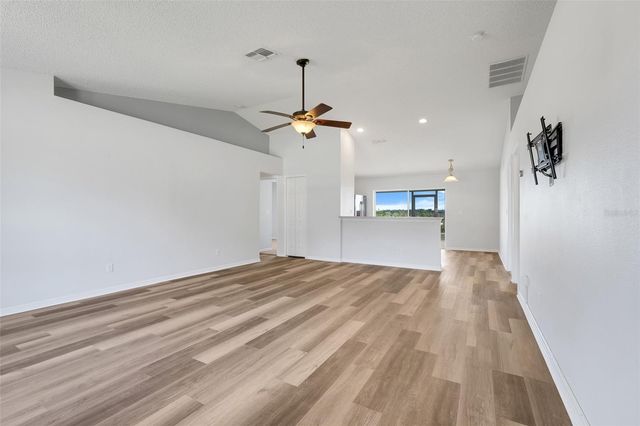 1009 BLUEGRASS DRIVE, Groveland, FL 34736