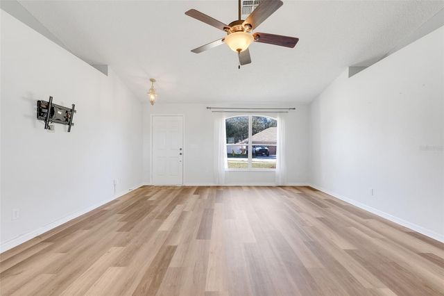 1009 BLUEGRASS DRIVE, Groveland, FL 34736