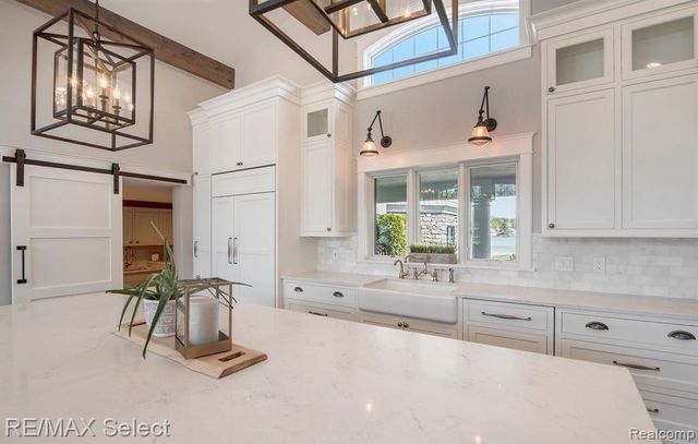 2210 Island Shore Drive, Fenton, MI 48430