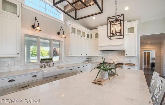 2210 Island Shore Drive, Fenton, MI 48430