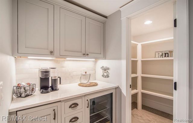 2210 Island Shore Drive, Fenton, MI 48430