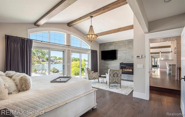 2210 Island Shore Drive, Fenton, MI 48430