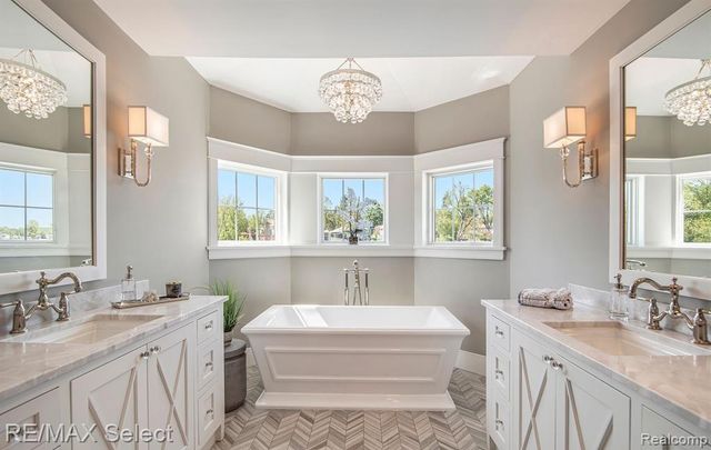 2210 Island Shore Drive, Fenton, MI 48430