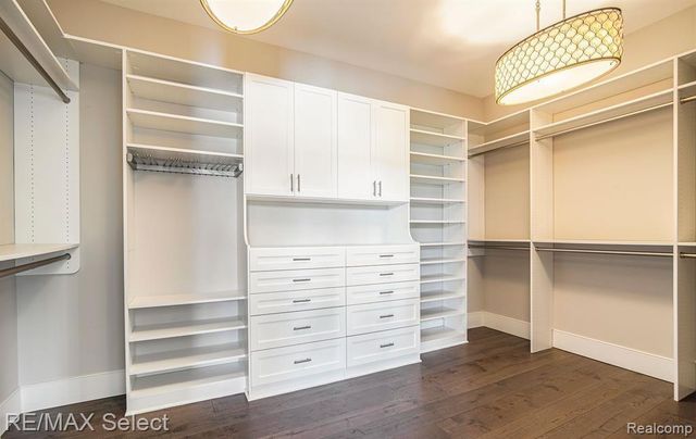 2210 Island Shore Drive, Fenton, MI 48430