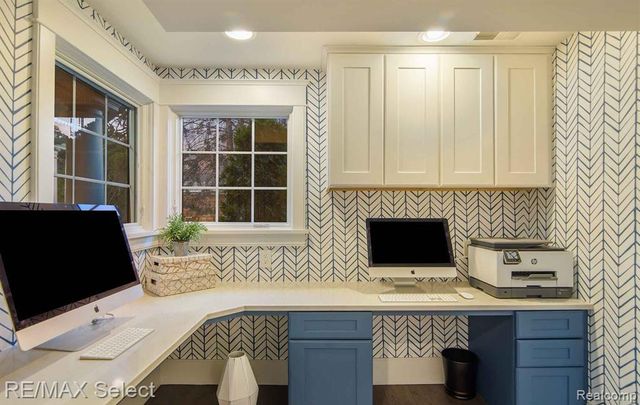 2210 Island Shore Drive, Fenton, MI 48430