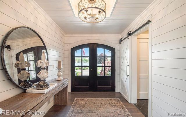 2210 Island Shore Drive, Fenton, MI 48430