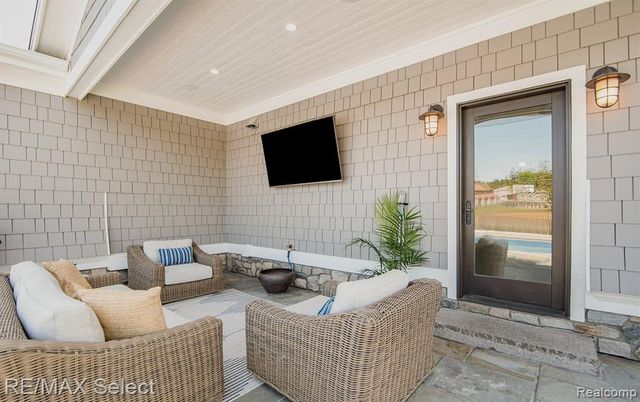 2210 Island Shore Drive, Fenton, MI 48430