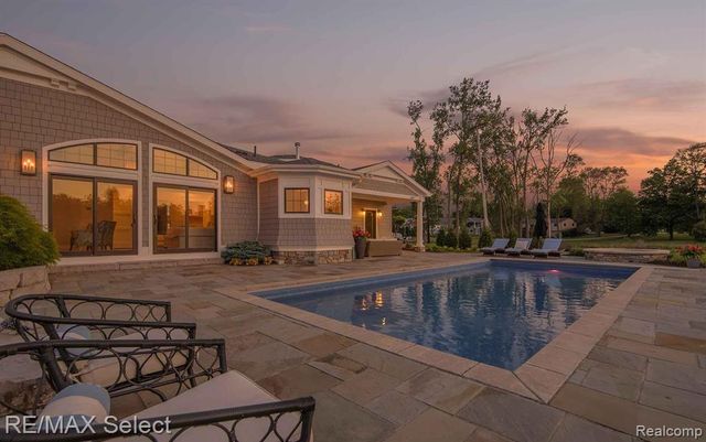 2210 Island Shore Drive, Fenton, MI 48430