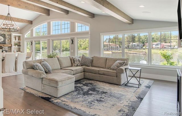 2210 Island Shore Drive, Fenton, MI 48430